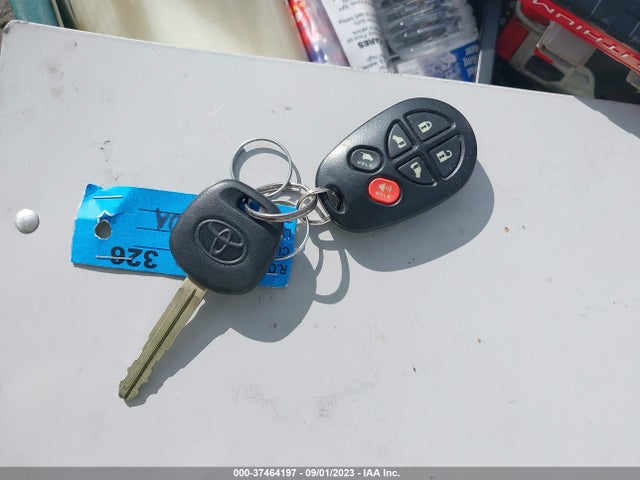2011 TOYOTA SIENNA XLE/LTD VIN: 5TDDK3DC5BS009035