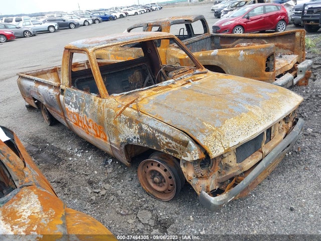 1983 TOYOTA PICKUP 1/2 TON RN44 VIN: JT4RN44R1D1158632