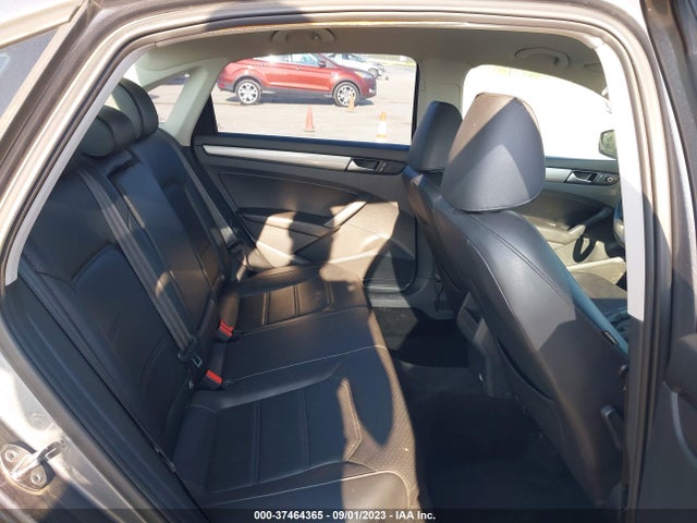 1VWAT7A36FC095570 Volkswagen Passat 1.8t Wolfsburg Ed