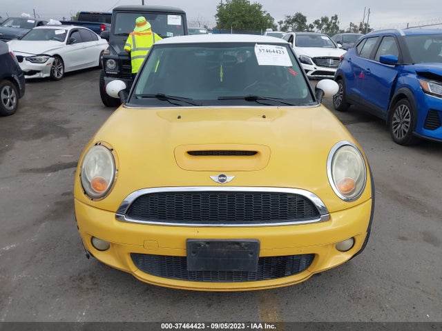 2009 MINI COOPER HARDTOP S VIN: WMWMF73569TW80768