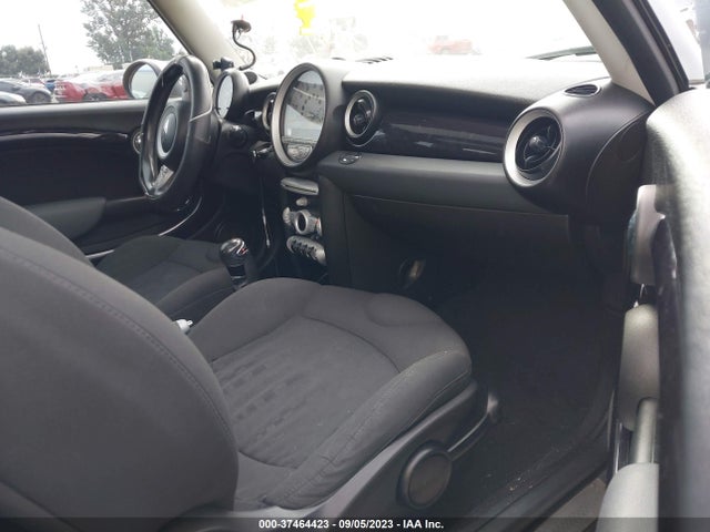 2009 MINI COOPER HARDTOP WMWMF73569TW80768 Photo 4