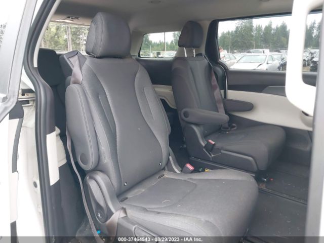 KNDNB4H30N6131973 KIA Carnival Lx