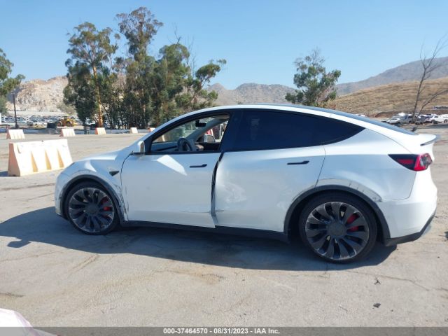 7SAYGDEF7NF329499 Tesla Model Y Performance