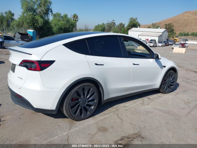 7SAYGDEF7NF329499 Tesla Model Y Performance
