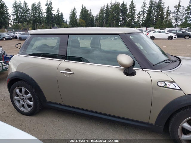 2007 MINI COOPER HARDTOP S VIN: WMWMF73537TL92574