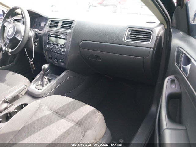 3VW2K7AJXEM440943 Volkswagen Jetta Sedan S
