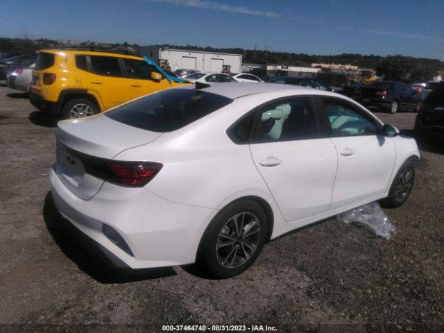 3KPF24AD6PE614078 KIA Forte Lxs