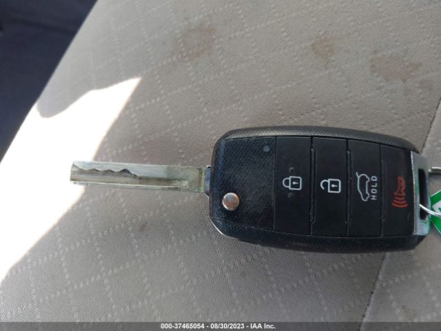 5XYPGDA55KG449912 KIA Sorento Lx V6