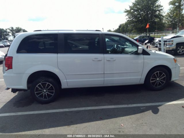 2C4RDGCG4HR586037 Dodge Grand Caravan Sxt