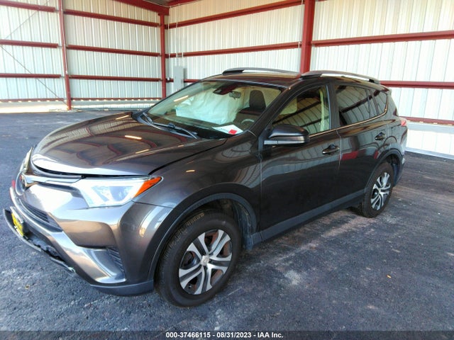 Toyota RAV4 LE 2018 JTMBFREV2JJ733274 Image 2
