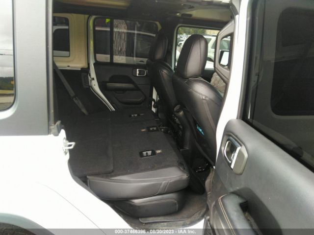 1C4HJXEG9JW255954 Jeep Wrangler Unlimited Sahara