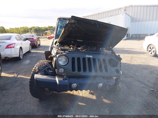 1C4BJWDG8FL716524 Jeep Wrangler Unlimited Sport