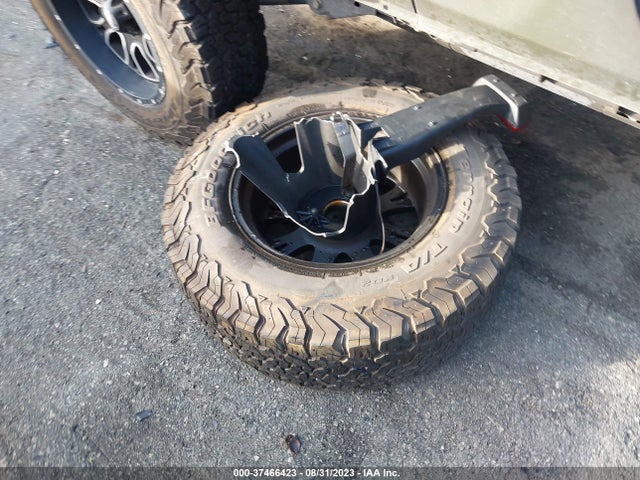 1C4BJWDG8FL716524 Jeep Wrangler Unlimited Sport
