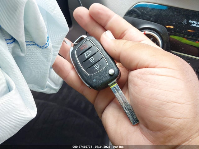 Hyundai TUCSON SE 2019 KM8J23A41KU032528 Image 3