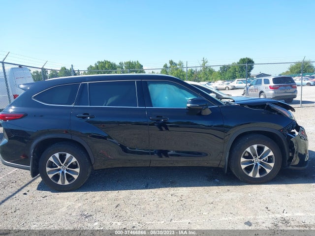 Toyota Highlander Xle 2022 5TDGZRBH0NS163991 Image 13
