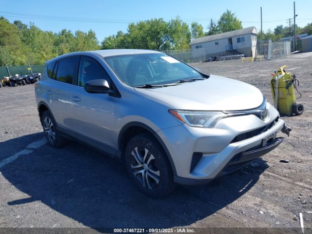 2T3BFREV1JW778045, 2018 Toyota Rav4 Le on IAAI