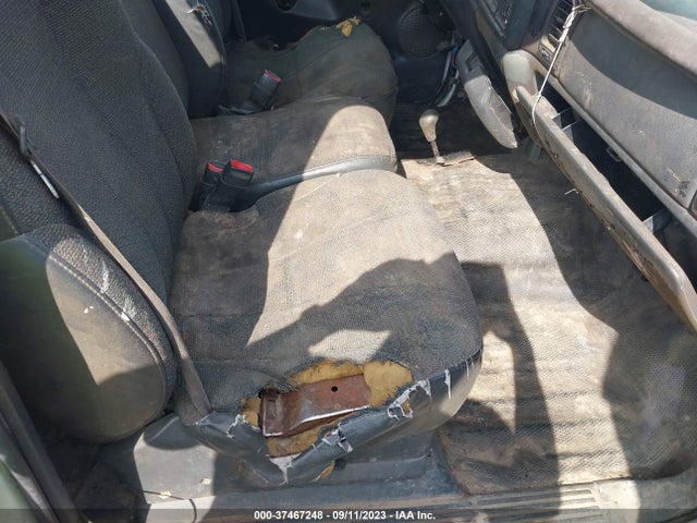 2000 CHEVROLET SILVERADO 1500 VIN: 1GCEK14T5YZ105392