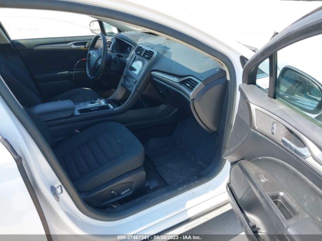 3FA6P0H70JR171183 Ford FUSION SE