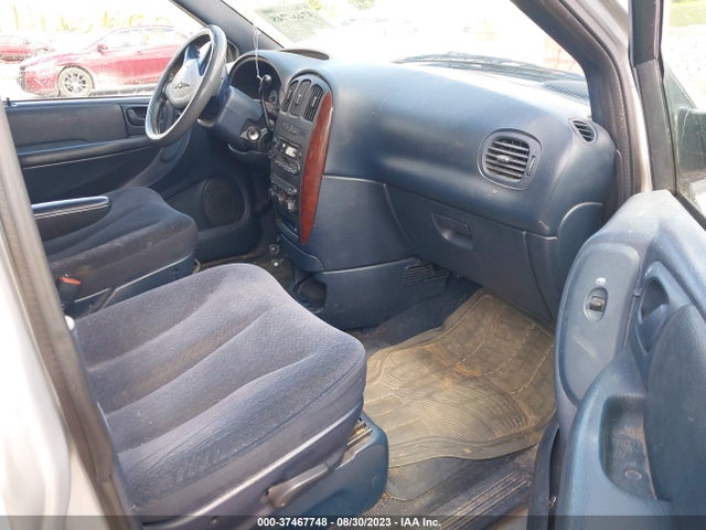 2002 CHRYSLER TOWN & COUNTRY LX VIN: 2C4GP44312R628034