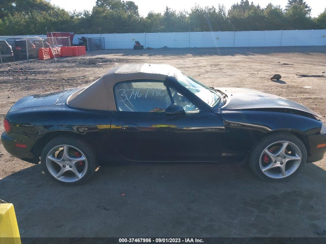 2002 MAZDA MX-5 MIATA CLOTH/LS/SE VIN: JM1NB353020230841