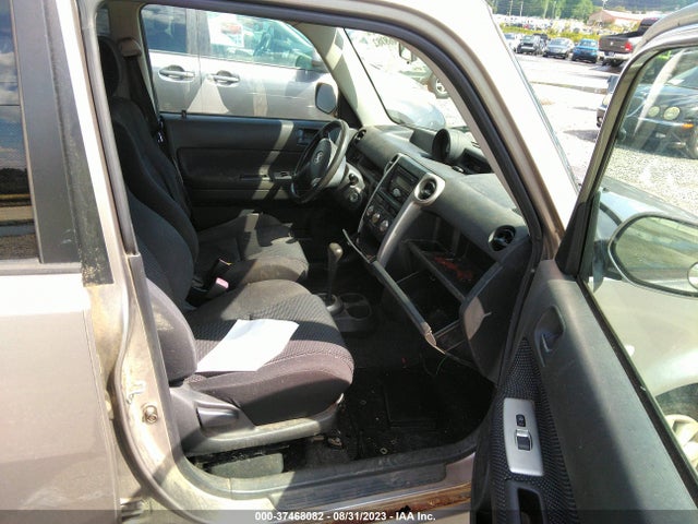 2004 SCION XB VIN: JTLKT324240151658