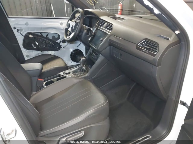 3VV8B7AX6PM018416 Volkswagen Tiguan Se R-line Black