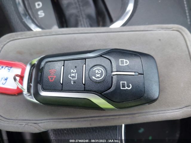 1FA6P8AM5F5305176 Ford Mustang V6