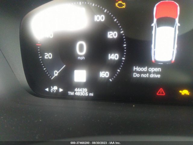 YV4A221K9M1681654 Volvo Xc90 Momentum