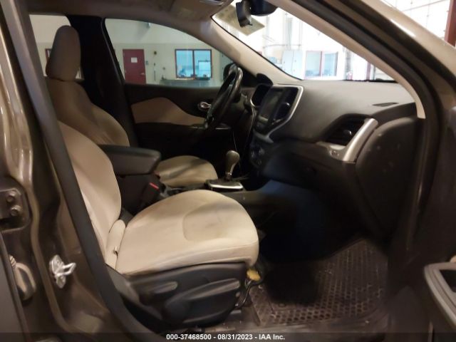 1C4PJLCS3FW689516 Jeep Cherokee Latitude