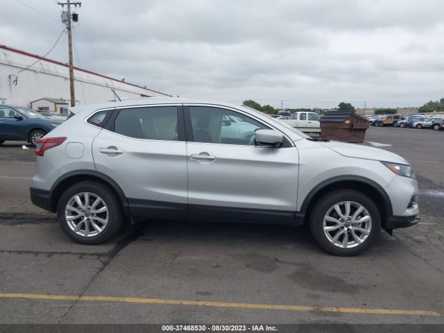 JN1BJ1AWXMW668988 Nissan Rogue Sport S
