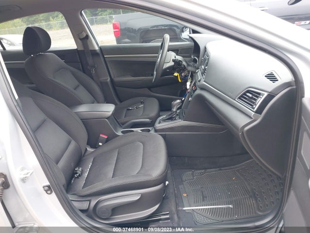 Hyundai ELANTRA SE 2018 KMHD74LF6JU512291 Image 5