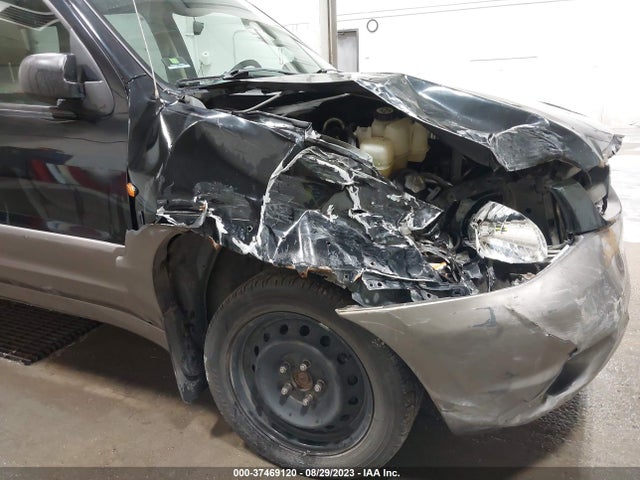 2004 MAZDA TRIBUTE ES VIN: 4F2CZ96174KM24776