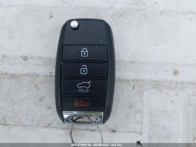 KNDPMCAC0J7437938 KIA Sportage Lx