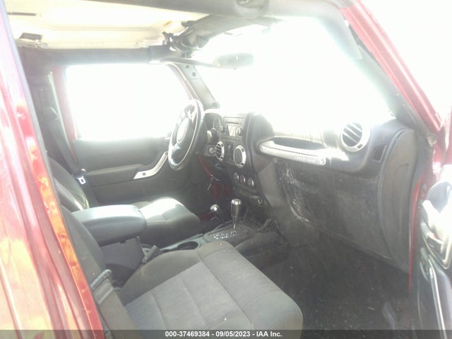 2012 JEEP WRANGLER UNLIMITED SAHARA VIN: 1C4BJWEG3CL142084