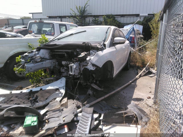 Ford FOCUS SE 2014 1FADP3F22EL241416 Image 2