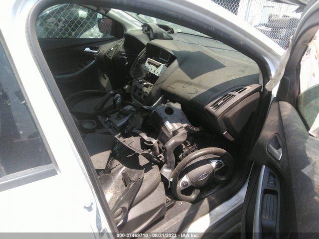 Ford FOCUS SE 2014 1FADP3F22EL241416 Image 5