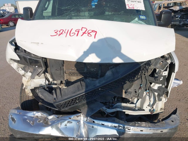 Chevrolet EXPRESS CARGO VAN 2018 1GCWGAFG7J1904407 Image 16