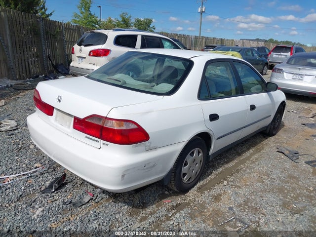 1998 HONDA ACCORD SDN DX VIN: 1HGCF8645WA011228