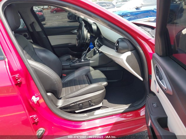 ZARFAECN8J7581676 Alfa Romeo Giulia Ti Sport