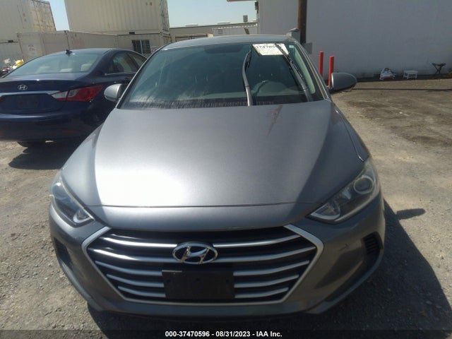 Hyundai ELANTRA SE 2018 5NPD74LF1JH270038 Image 4