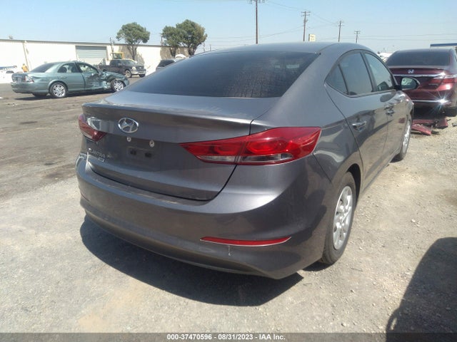 Hyundai ELANTRA SE 2018 5NPD74LF1JH270038 Image 10