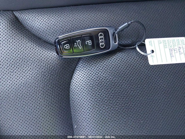 WA1LXBF72ND011469 Audi Q7 Premium Plus