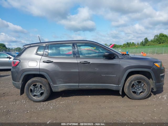 3C4NJDAB2JT137987 Jeep Compass Sport