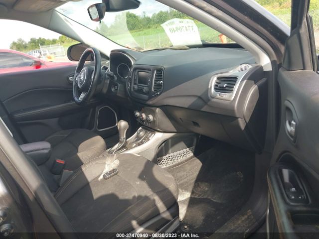 3C4NJDAB2JT137987 Jeep Compass Sport