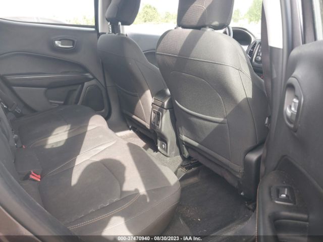 3C4NJDAB2JT137987 Jeep Compass Sport