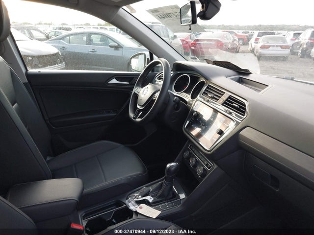 3VV3B7AX1MM048087 Volkswagen TIGUAN SE