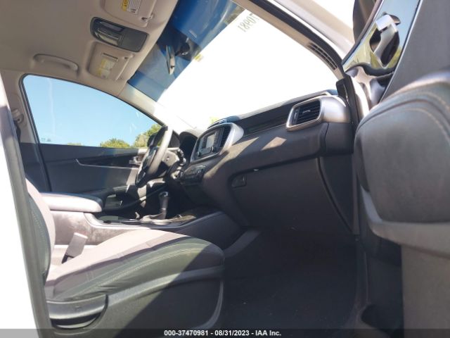 5XYPGDA58GG179310 KIA SORENTO LX