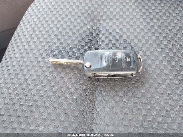 3VW2K7AJXEM331687 Volkswagen Jetta Sedan S