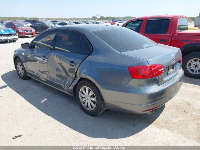 3VW2K7AJXEM331687 Volkswagen Jetta Sedan S