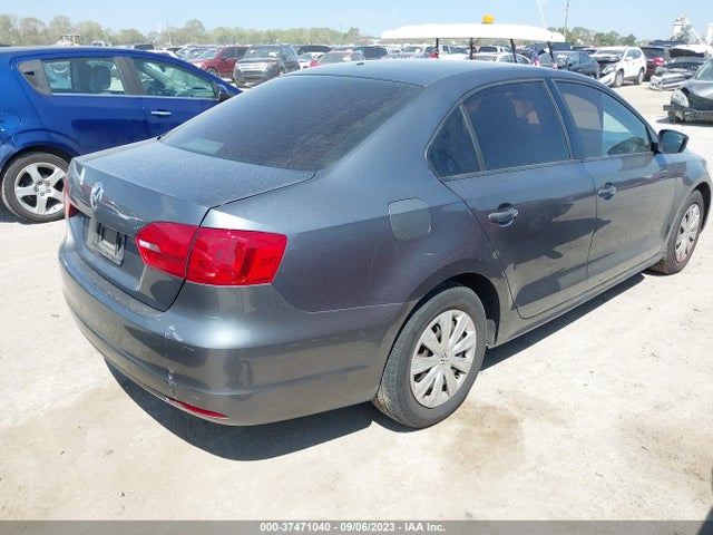 3VW2K7AJXEM331687 Volkswagen Jetta Sedan S